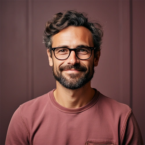 Marcus V. - E-commerce Portfolio Owner